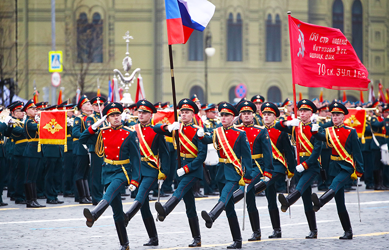На фото: военнослужащие парадных расчетов во время парада, посвященного 76-й годовщине Победы в Великой Отечественной войне, на Красной площади. 