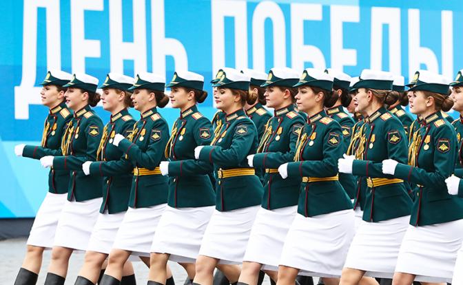 На фото: военнослужащие парадных расчетов во время парада, посвященного 76-й годовщине Победы в Великой Отечественной войне, на Красной площади.