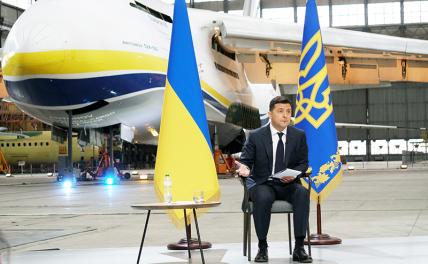 На фото: президент Украины Владимир Зеленский на пресс-конференции, посвященной двухлетию пребывания на должности главы государства.