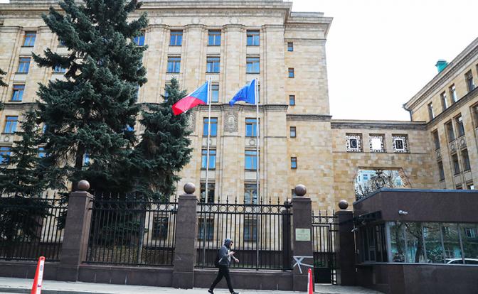 На фото: здание посольства Чехии в России