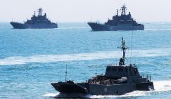 «Игра на слабака»: ВМС США и их союзники таранят российские  границы
