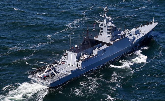 На фото: корвет "Стерегущий" Военно-морского флота России во время учений