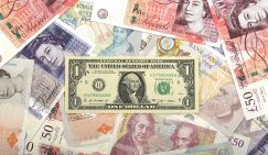 Эксперт назвал три валюты, в которые стоит переложить сбережения из доллара