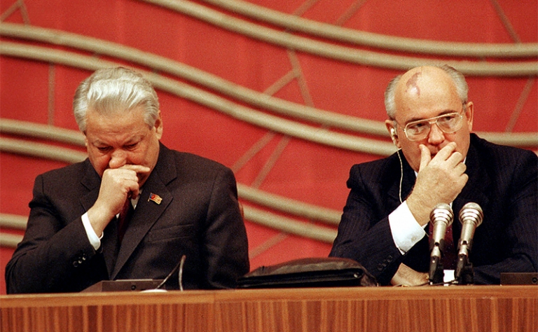На фото: в президиуме съезда Б.Н.Ельцин и М.С.Горбачев
