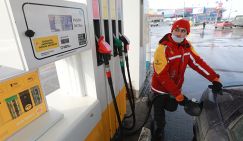 Цены на бензин хлещут через край