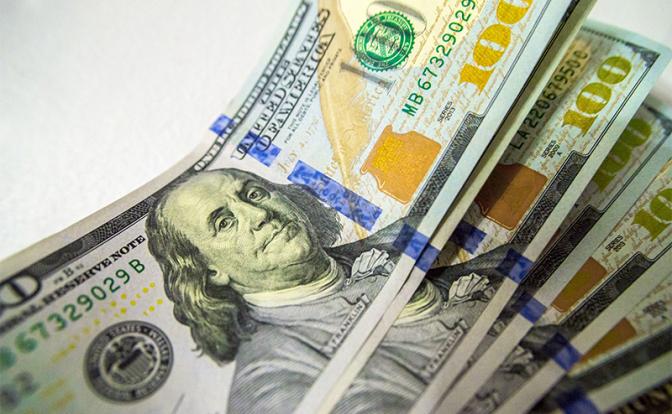 Пока идет встреча Путина и Байдена: курс доллара идет вниз