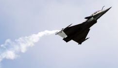 Воздушный бой: «Рафаль» сбил Су-35 в небе Азии