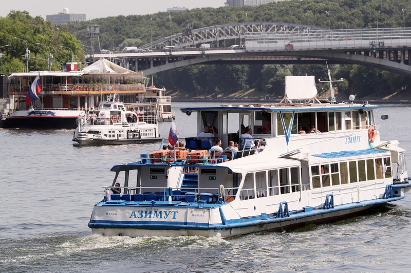 Кот на теплоходе. Теплоход азимут москва. Императорский круиз волга дрим. Азимут тур на теплоходе. Азимут тур на теплоходе.