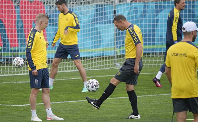 На фото: тренировка сборной Украины в рамках подготовки к чемпионату Европы по футболу