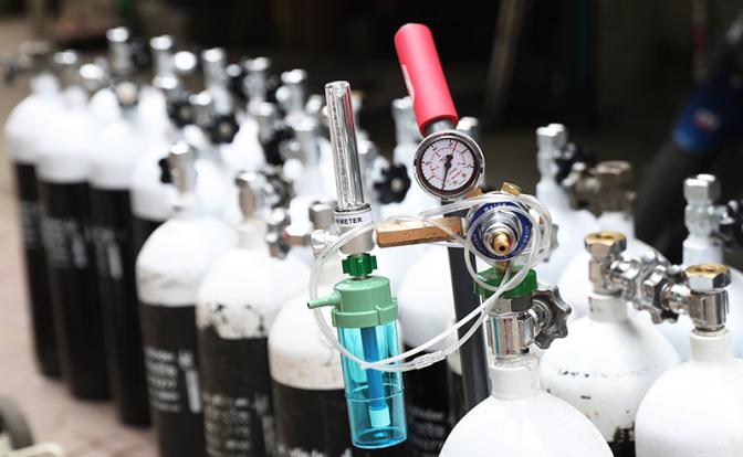 Кислородное голодание: COVID-19 бьет Россию все сильнее