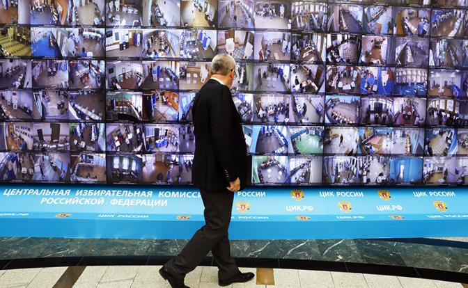 На фото: работа информационного центра ЦИК РФ в день голосования.