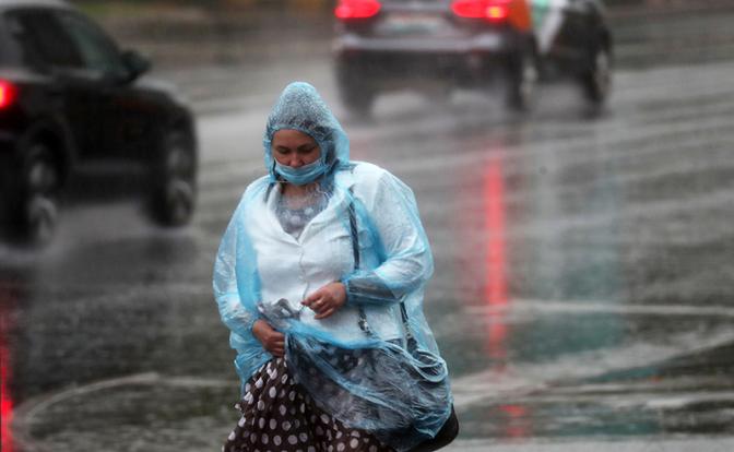 Штормовое предупреждение: Москву накроют ливни, грозы и шквалистый ветер