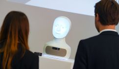В Кремле задумались над созданием роботов, которые заменят людей