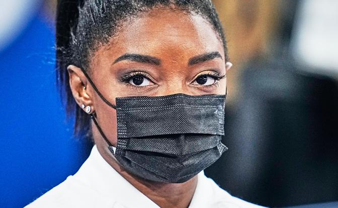 На фото: гимнастка Симона Байлз