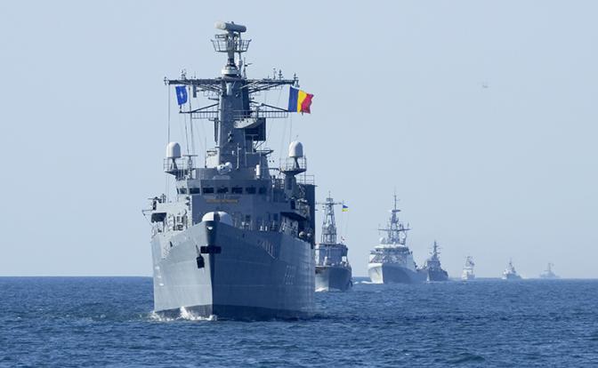 На фото: военно-морские учения НАТО Sea Breeze 2021