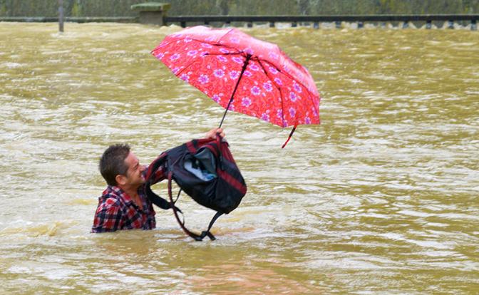 На фото: последствия ливней в Керчи