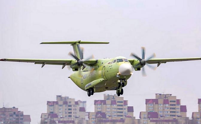 На фото: новый российский военно-транспортный самолет Ил-112В