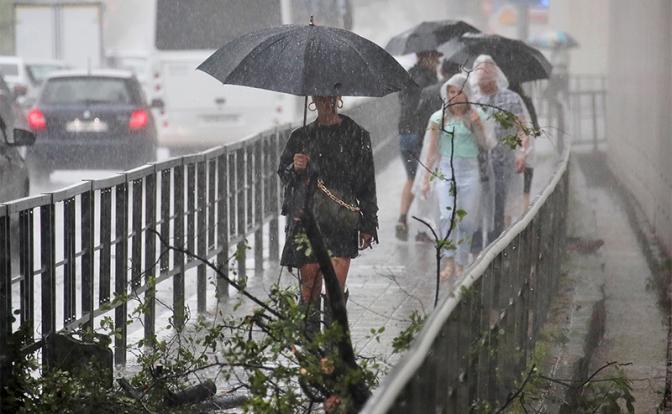 В Сочи грозовой спектакль закончится к осени
