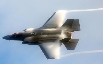 На фото: F-35 Lightning II