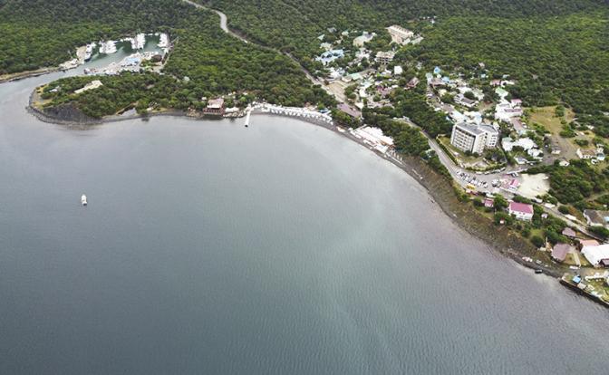 На фото: разлив нефти в Черном море в районе Новороссийска