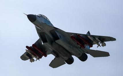 На фото: многофункциональный фронтовой истребитель МиГ-35 во время динамического показа авиатехники в рамках Международного военно-технического форума "Армия-2020" на аэродроме "Кубинка".