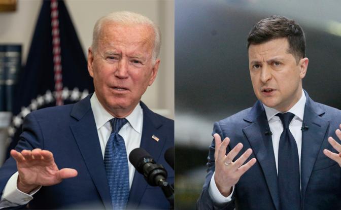 На фото: президент США Джо Байден и президент Украины Владимир Зеленский (слева направо)