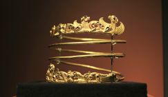 Скифское золото: семь лет прошло, а драгоценной коллекции на Родине все нет