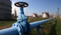 Киев: «Это мы русских добывать газ научили, и керосин придумали»