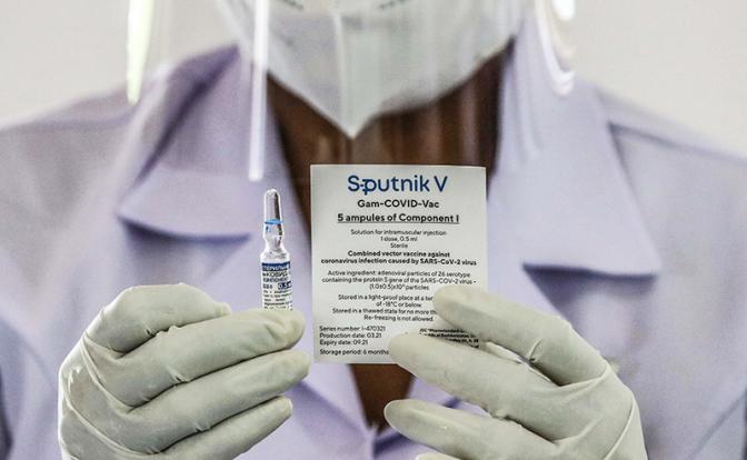 ВОЗ приостановила сертификацию "Спутника V"