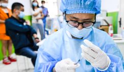Китайские вакцины спасают мир, показывая эффективность в 100%