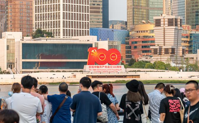 Китайцы живут лучше в реальном мире, а не по телевизору, как в России