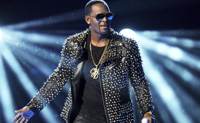 На фото: американский певец и продюсер Ар Келли