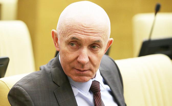 На фото: первый заместитель председателя комитета Госдумы по государственному строительству и законодательству Юрий Синельщиков