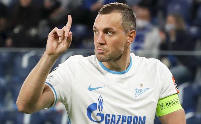 На фото: игрок "Зенита" Артем Дзюба радуется голу в матче Лиги чемпионов УЕФА между командами "Зенит" (Санкт-Петербург, Россия) и "Мальме" (Мальме, Швеция).