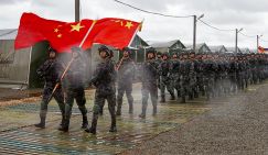Пекин сравнялся, либо превзошел США в экономической и военной сферах