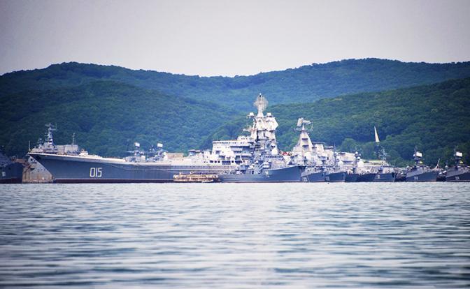 На фото: российский тяжелый атомный ракетный крейсер (ТАРКР) "Адмирал Лазарев" проекта 1144 "Орлан"