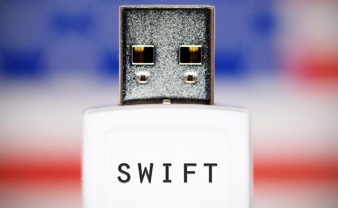 В Счётной палате оценили вероятность отключения России от SWIFT
