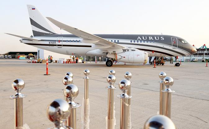 На фото: самолет Aurus Business Jet