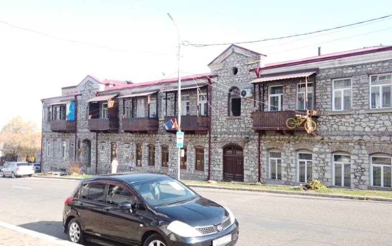 автора