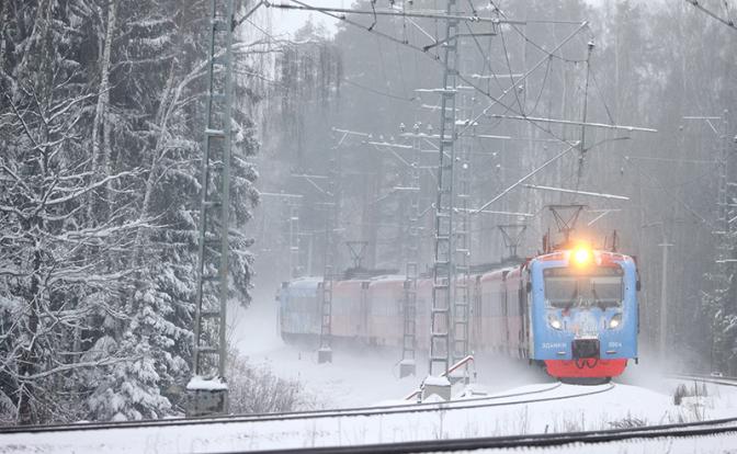 В Москве из-за снегопада задержали десятки авиарейсов