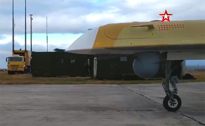 На фото: на одном из крымских полигонов прошли испытания новейшего российского ударного беспилотника «Орион»