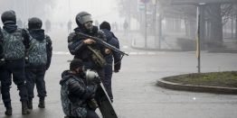 Выстрелы в резиденции президента в Алма-Ате, штурмом взяты мэрия и аэропорт: Что происходит сейчас в Казахстане