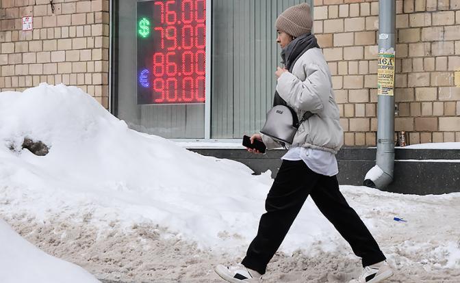 Курс доллара растет: у рубля просто не было шансов