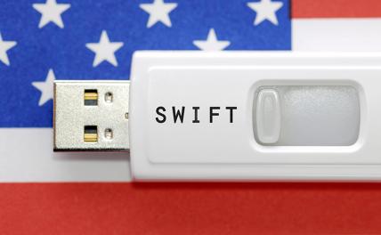 Земан призвал отключить Россию от системы SWIFT за нападение на Украину