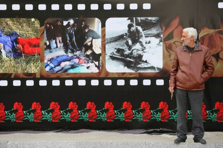 На фото: во время церемонии, посвященной 24-й годовщине Ходжалинской трагедии, 2016 год.