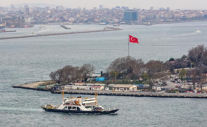 Политолог о проходе через турецкие проливы: слабых бьют и добивают