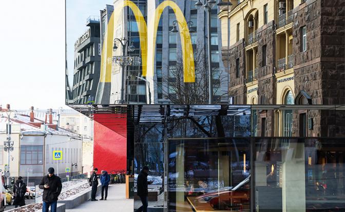 Удальцов предложил заменить McDonald’s сетью пирожковых