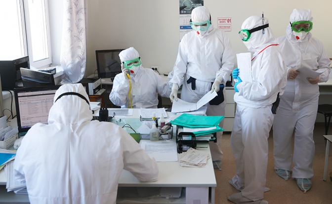 Киев заставил позабыть про COVID-19 – но тот ударил "дельтакроном"