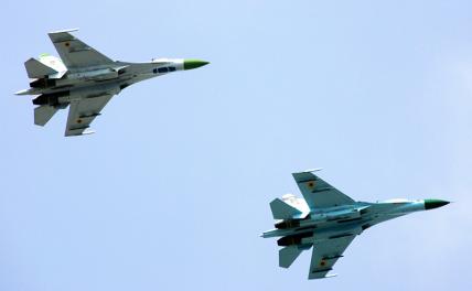 На фото: бомбардировщики Су-27 ВВС Украины.