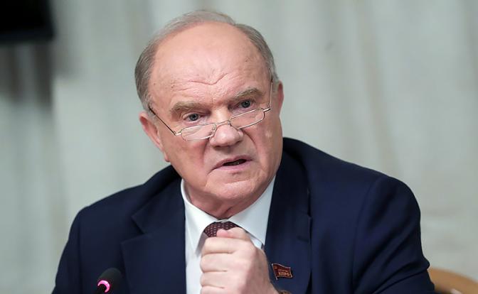 На фото: глава фракции КПРФ Геннадий Зюганов
